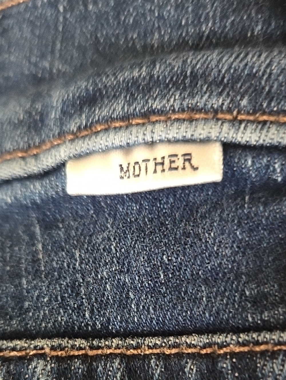 Like New ! Mother RUNAWAY Size 27 - Picture 8 of 11